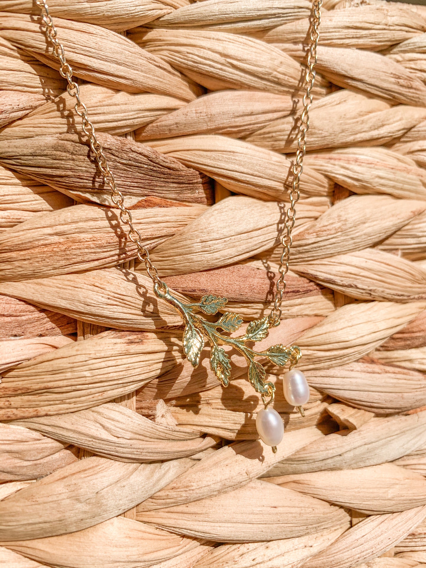 Leaves & Pearls Necklace