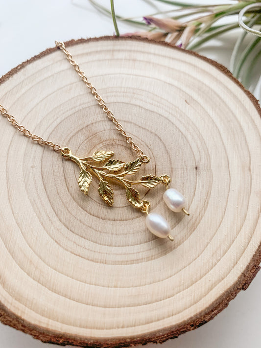 Leaves & Pearls Necklace